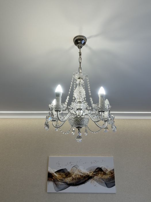 Продам кришталеві люстри