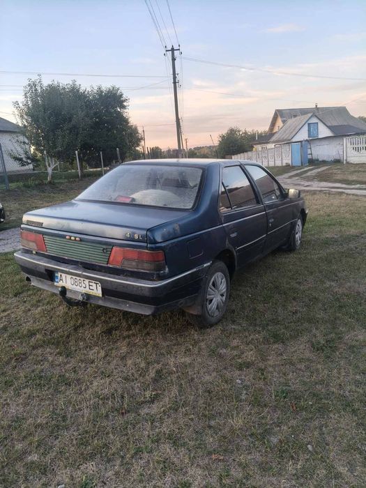 Продам власний автомобіль Пежо 405