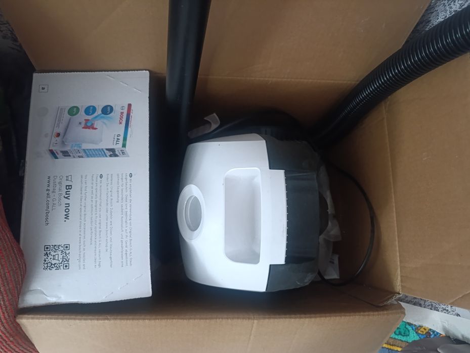 Пилосос Bosch BGLS 2WH1H