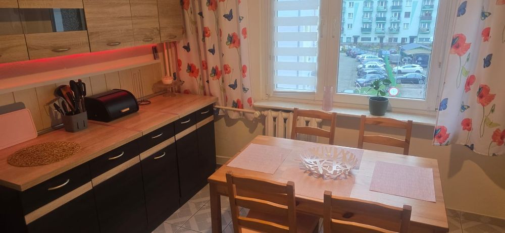 Wynajmę dużą kawalerkę z balkonem na Żabkach