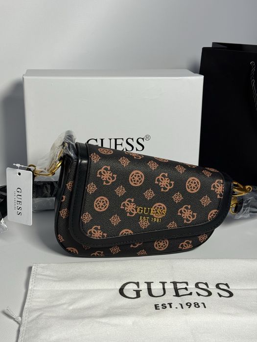 Сумка Guess Dream Flap. Сумка гесс сідло чорна, монограмна