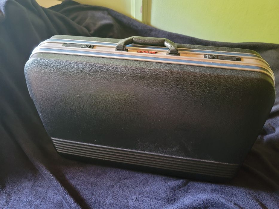 Walizka podróżna Saxoline Euroline kultowa na klipsy kółka