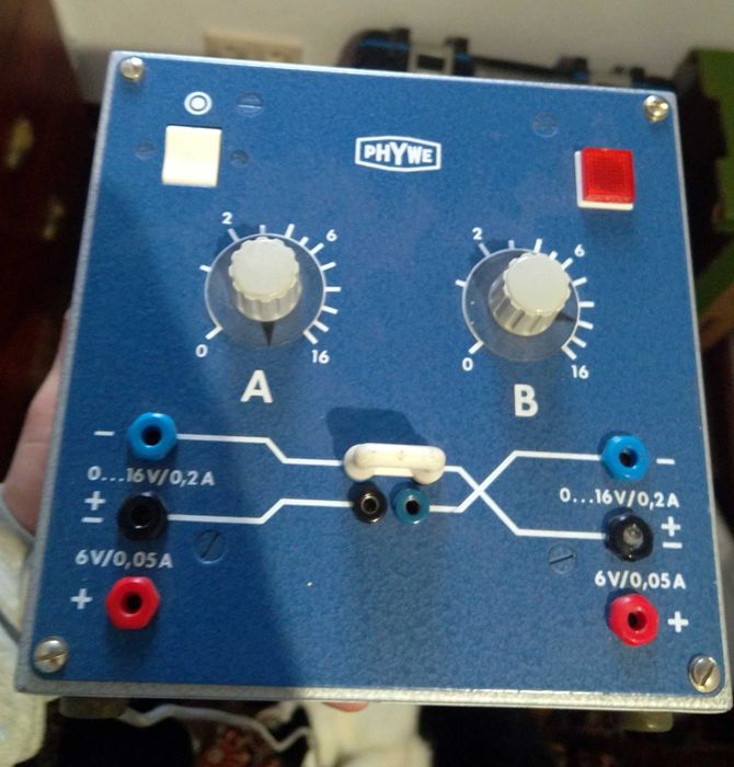 Zasilacz laboratoryjny niskoprądowy PHYWE