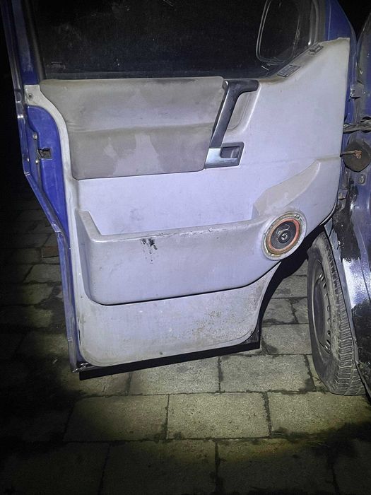 Tapicerka drzwi VW T4