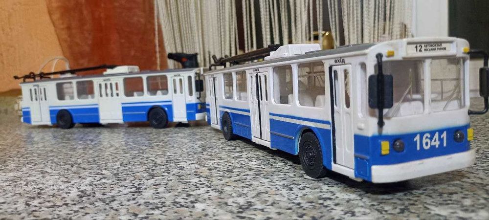 ЗИУ-9 сцепка, СМЕ (поезд), автоинорматор, свет фар, отк-закр двери