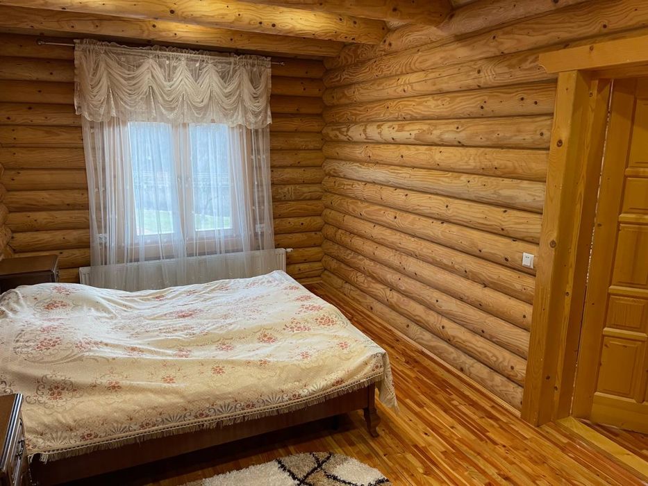 Продаж будинку у Івано-Франківській області