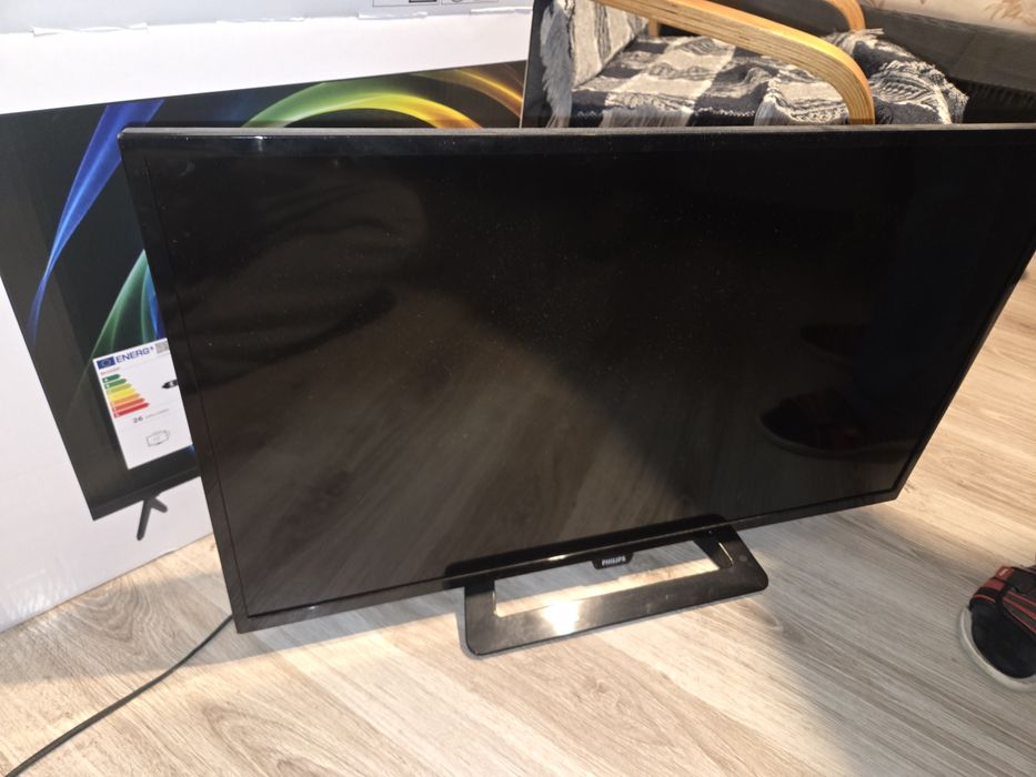 Telewizor Philips 32PHH/4100/88 uszkodzony