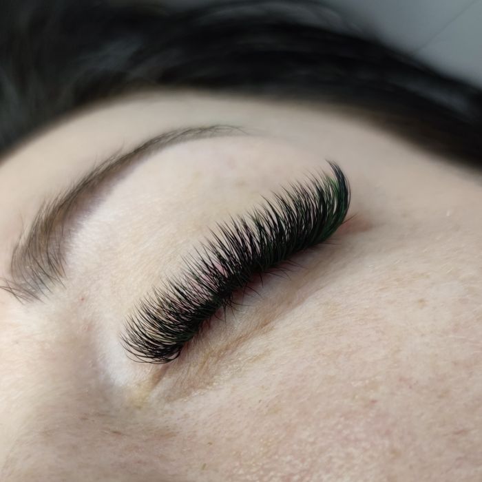 Навчання нарощуванню вій