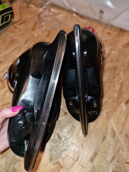 Łyżwy regulowane 30  33