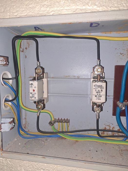 Eletricista Especializado