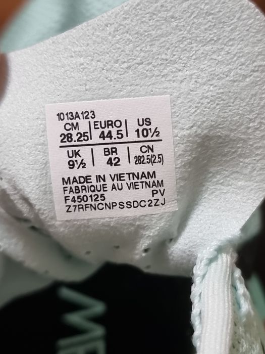 Оригінал 100% Кросівки Asics Metaspeed Sky Paris  EURO 44.5