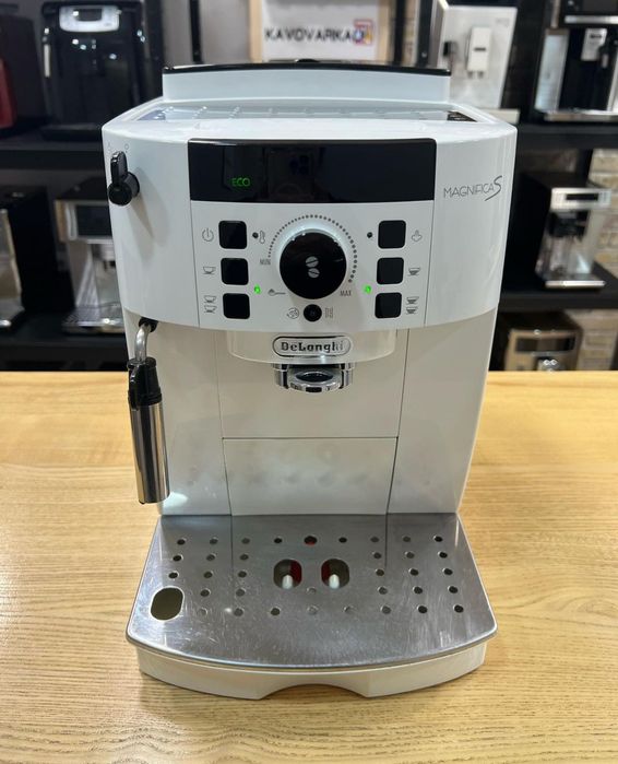 Кавомашина DeLonghi Magnificas s