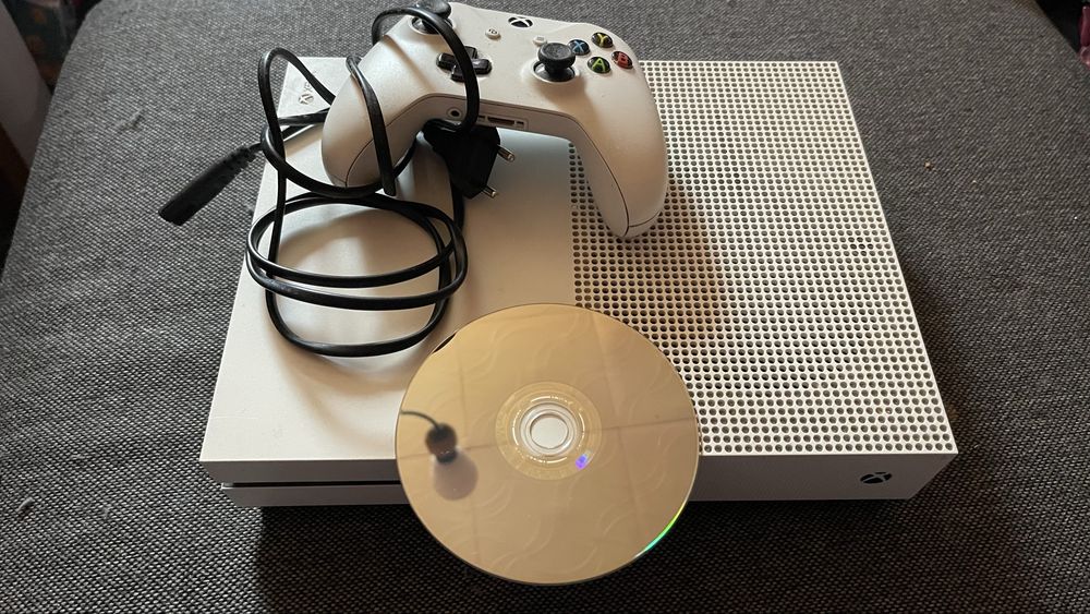 Konsola Xbox One S (Biała) + Kontroler + Gra GTA V