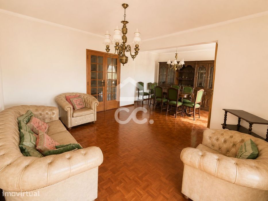 Apartamento T3 no centro de Alcobaça