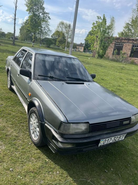 Nissan Bluebird 1987 року 2.0 бензин .