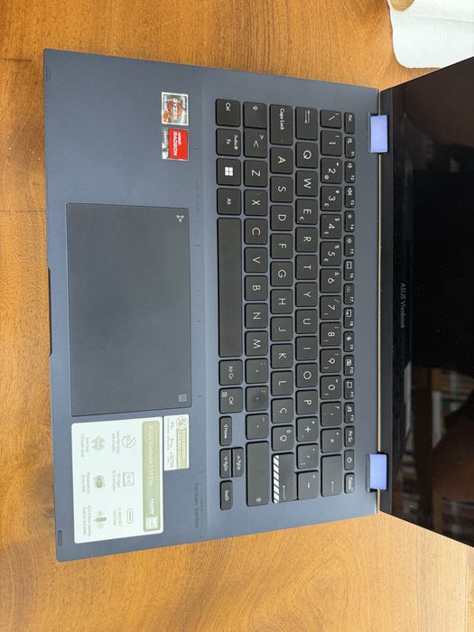 Portátil ASUS VB Flip TN3402YA RT (14" - AMD Ryzen 7 7730U - RAM: 16 GB - 512 GB SSD PCle - AMD Radeon Graphics)