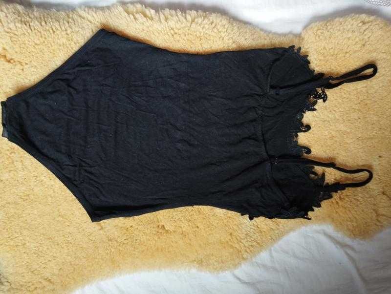 Miss selfridge вискозный боди, боди-майка, черный аппликация-кружево