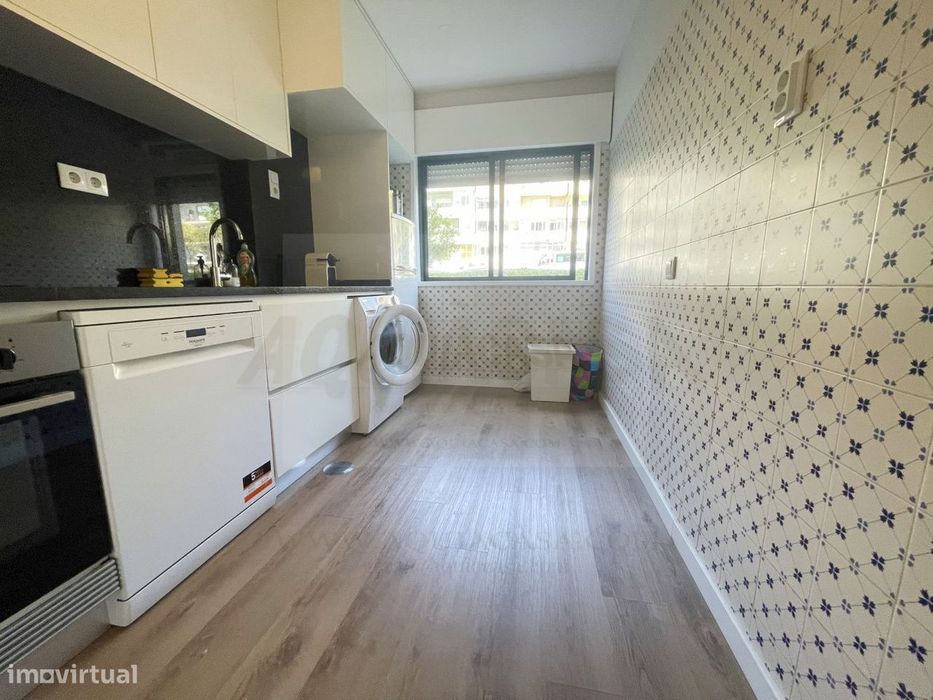 T1renovado/c mobil/5 min a pé Metro Casa da Música e Mercadona