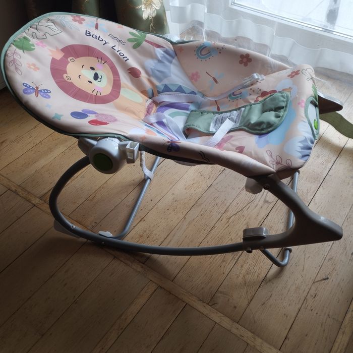 Продам Дитячий шезлонг в гарному стані