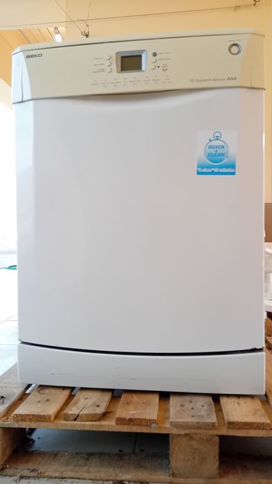 Maquina lavar loiça Beko DFN 6833