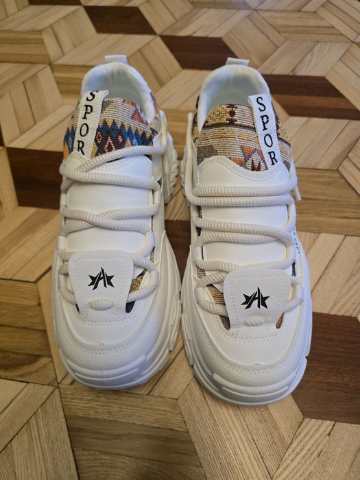 Białe sneakersy Rozmiar 42