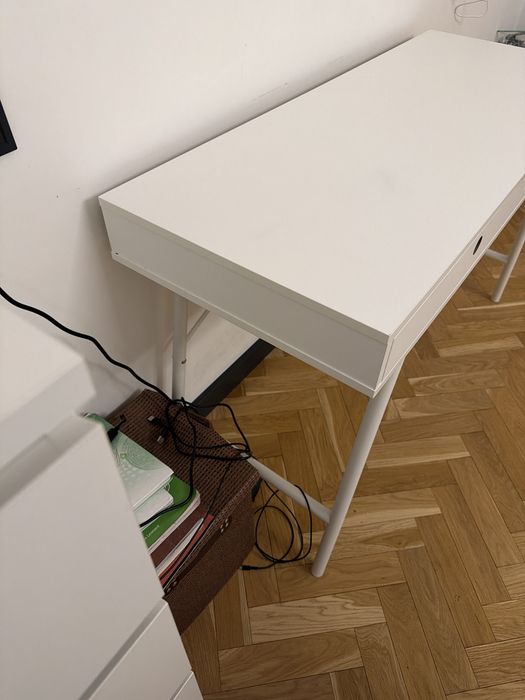 Компактний стіл для ігор