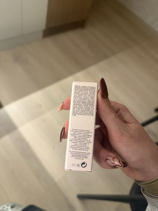 Fenty błyszczyk do ust Beauty Gloss Bomb Universal Lip Luminizer