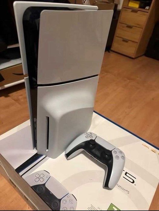 PlayStation 5 Slim – Rzadko Używana + FC 26 + Assassin's Creed Shadows, Kontroler, Ideał