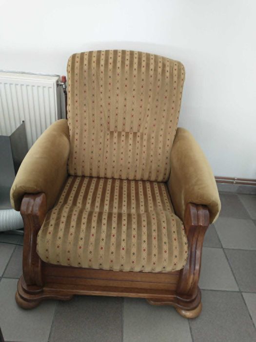 Fotel dębowy pluszowy