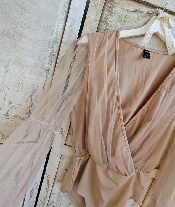 Body S biust 43x2 neo romantyzm tiul balletcore mesh bell sleeves coquette