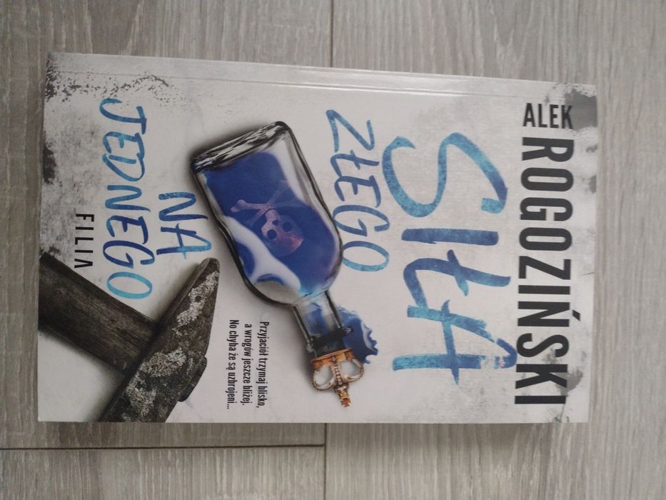 Siła złego na jednego Alex Rogoziński