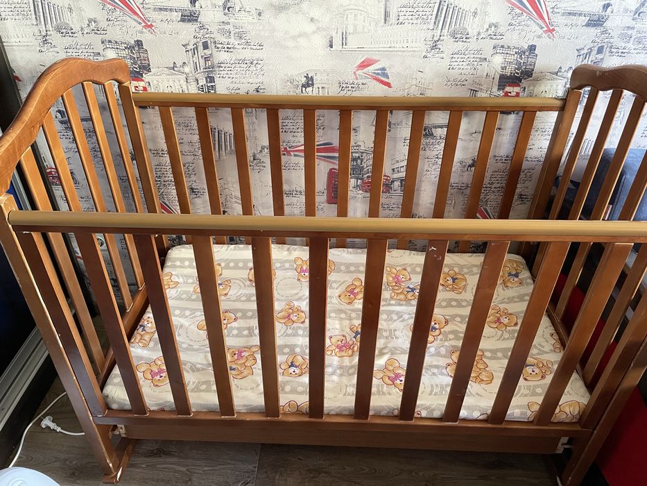 Дитяча кроватка як нова