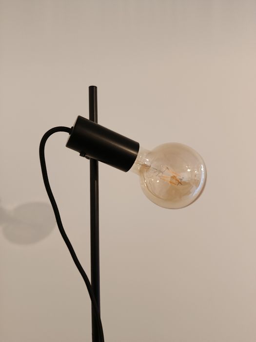 Candeeiro pé IKEA
