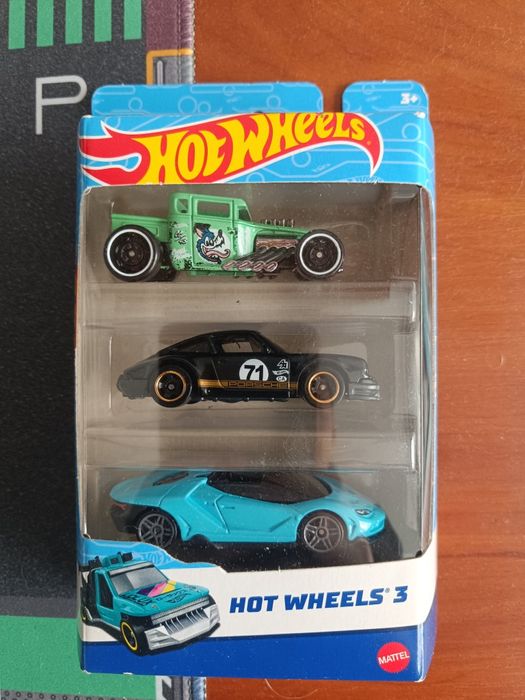 Hot wheels 3 pak Porsche Lamborghini