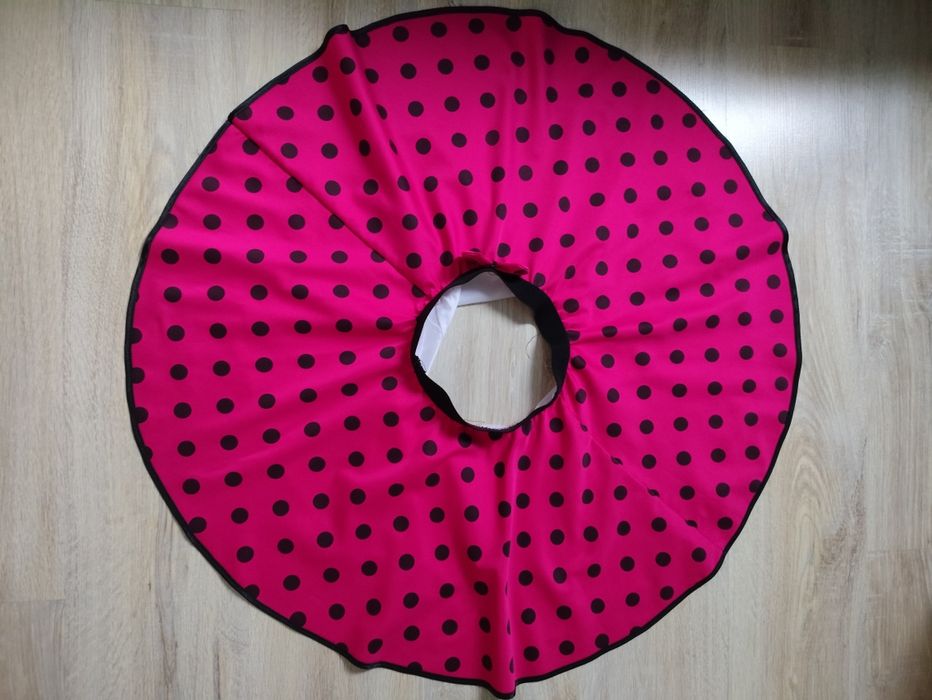 Spódnica w grochy 128