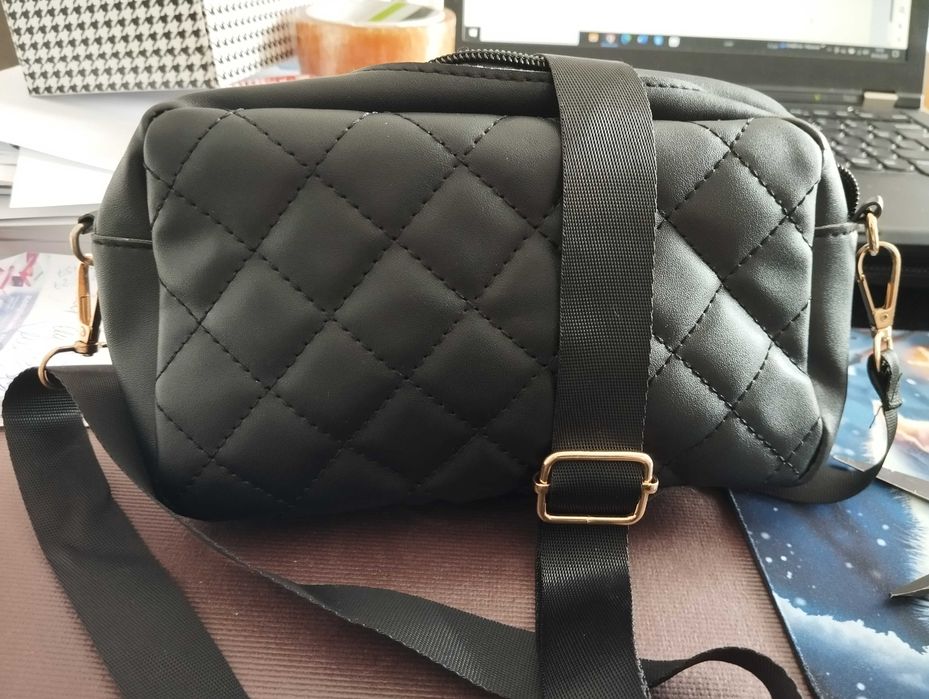 Mała torebka pikowana