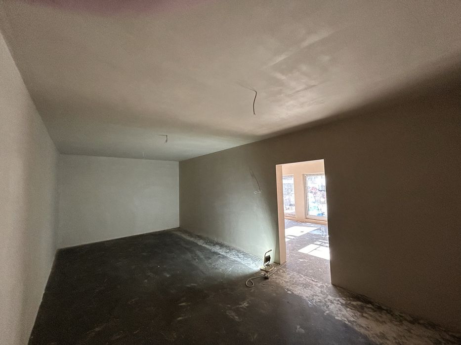 Tynki Maszynowe ( gipsowe, cementowo wapienne, )