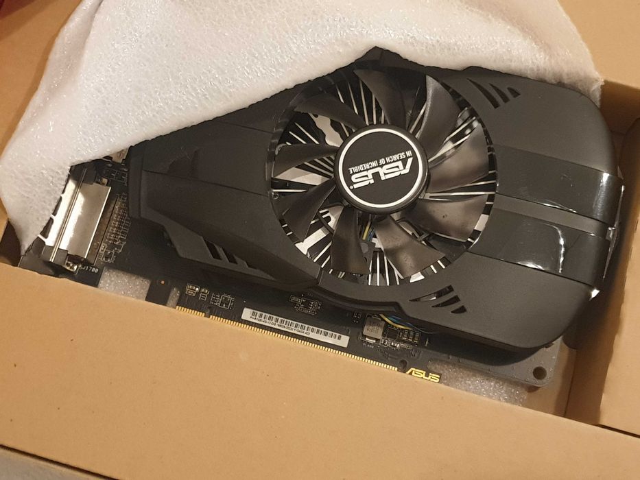 Placa gráfica Asus Radeon RX550 4Gb GDDR5