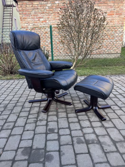 Крісло реклайнер з пуфом шкіряне (00136)