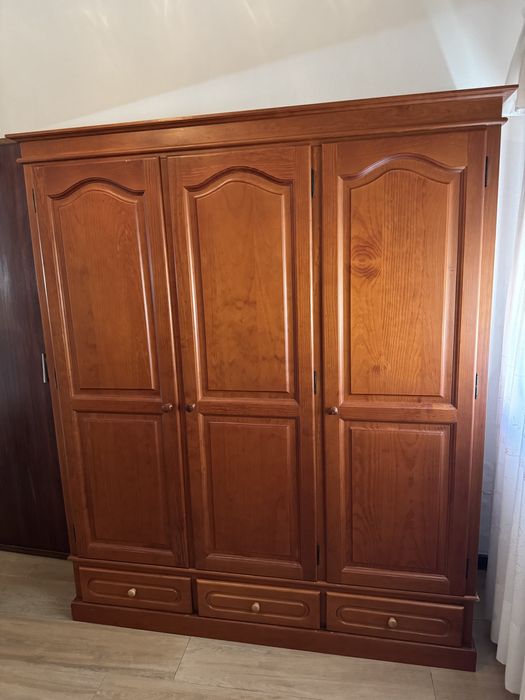 Mobilia de quarto com pouco uso