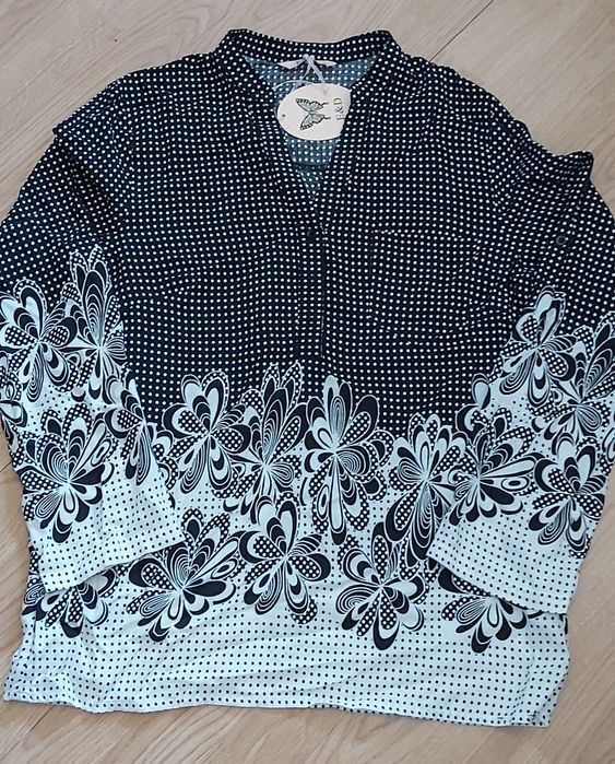 Blusa preta e branca. 100% algodão. Tamanho M