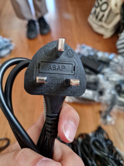 Cabo de alimentação UK - 18 und