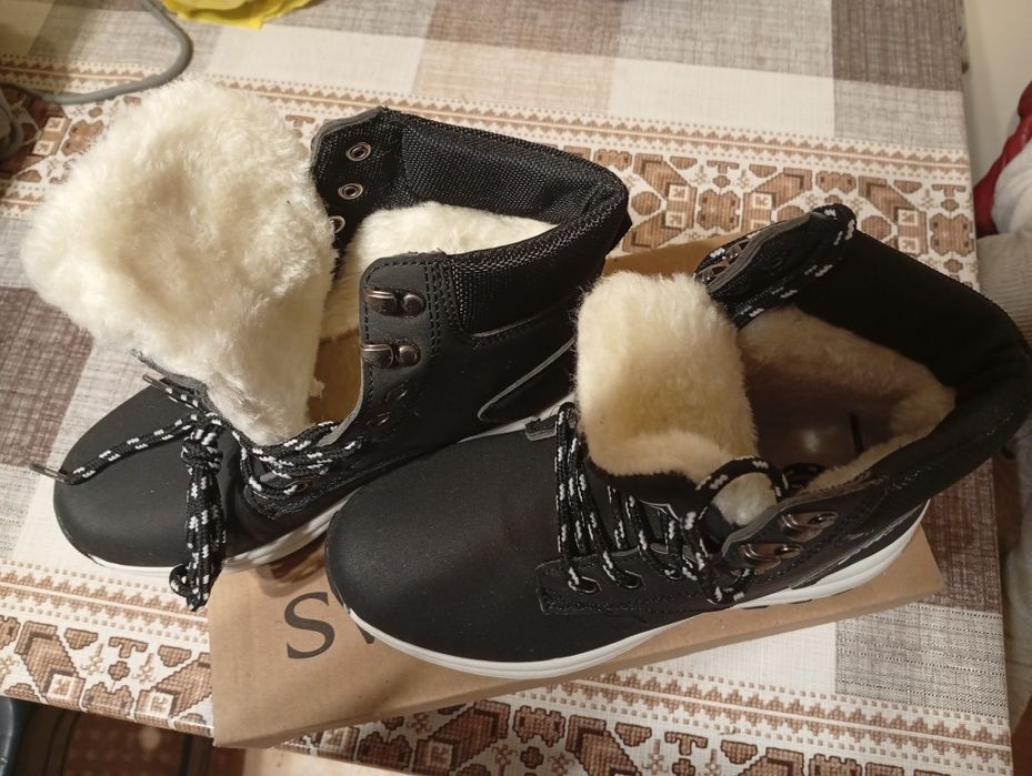 Ботинки зимние 33
