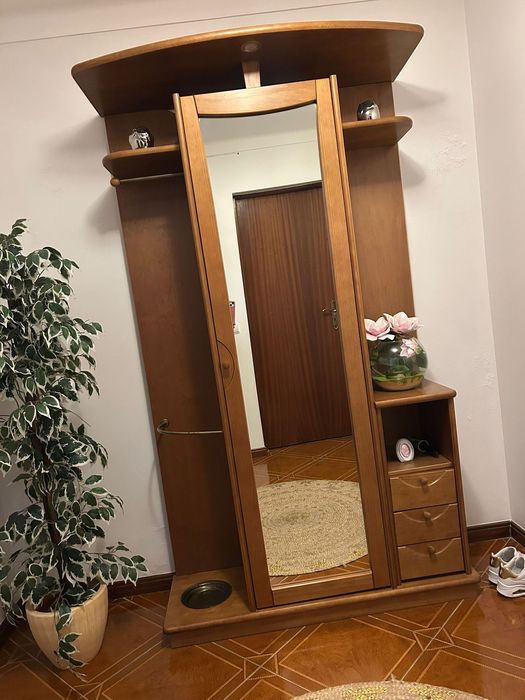 Móvel casacos & sapatos