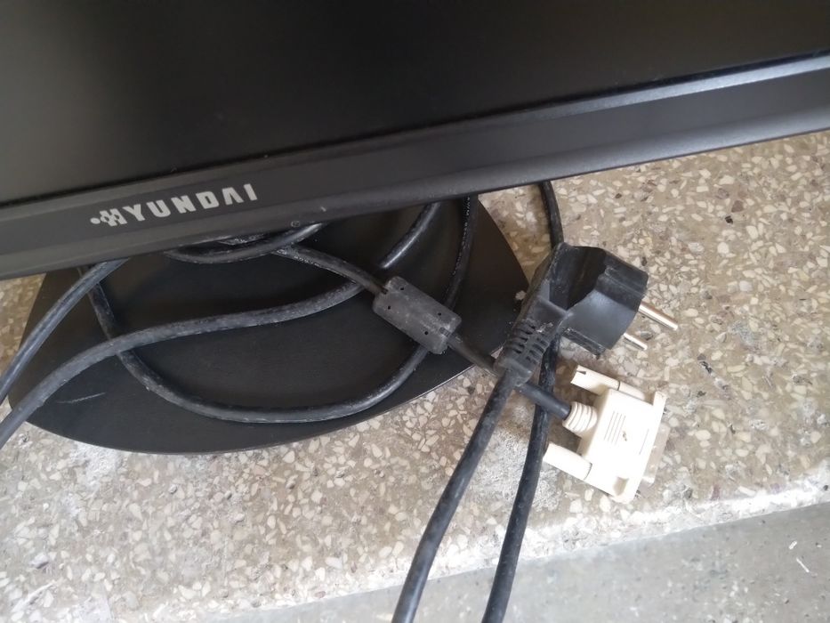 Monitor 19" X93W idealny jako drugi