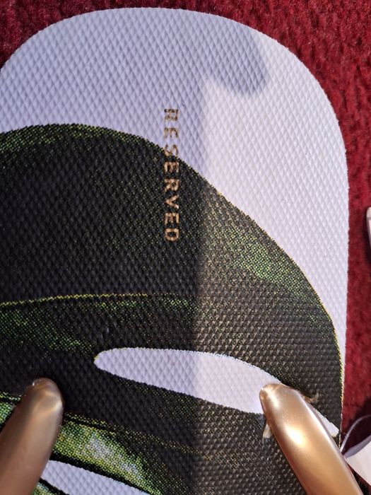 нові білі в'єтнамки Reserved з принтом листя монстери 40 26см