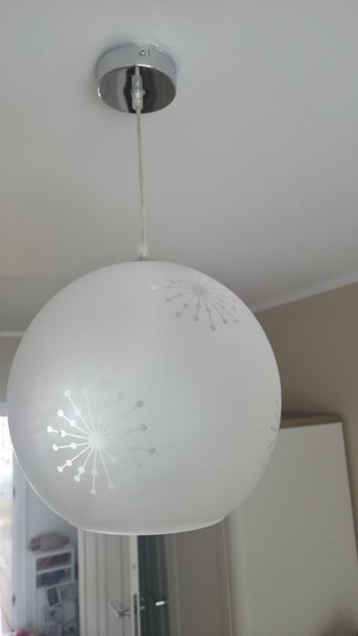 Lampa kula z matowego szkła
