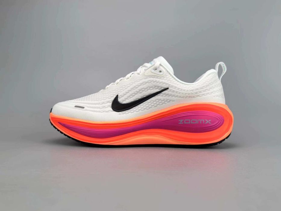Nike Vomero Plus White Fire Pink Hyper Crimson 36-39