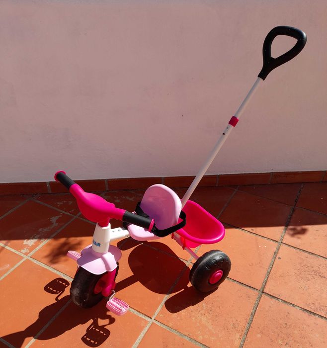 Carrinho little tikes e triciclo feber