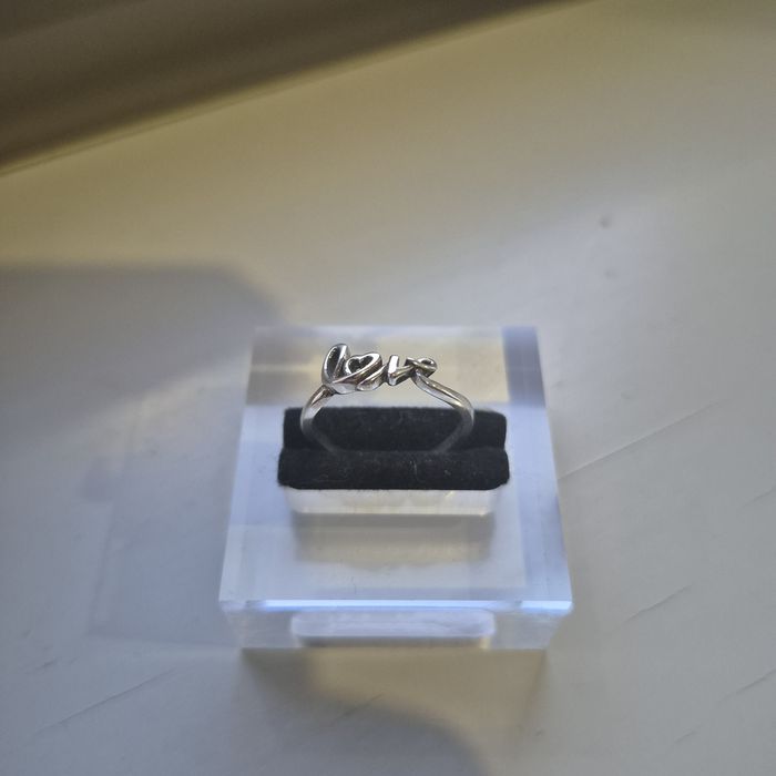 Anel Pandora "Love"